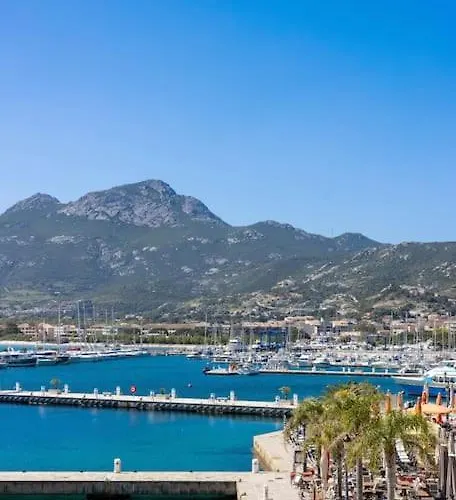 Macci, Au Coeur Du Port Avec Vue Spectaculaire Calvi (Corsica)